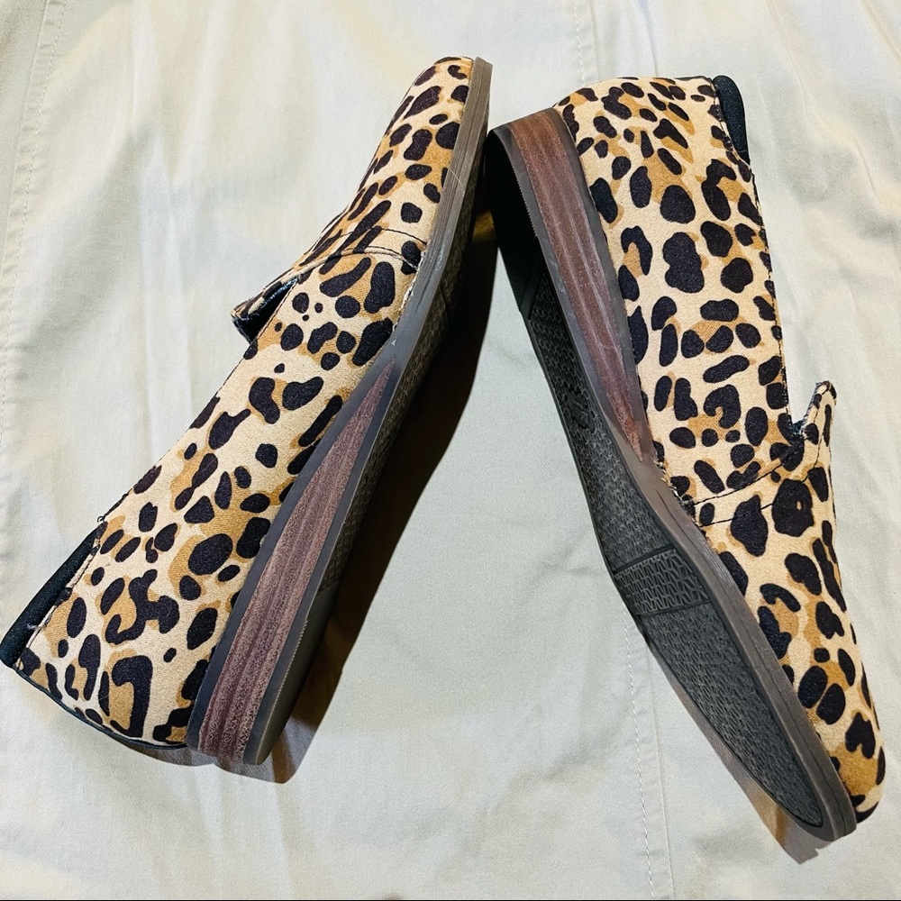 Dr. Scholl's Cheetah Leopard Comfort Loafers - Picture 4 of 9